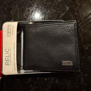 Relic Black Leather Card Holder